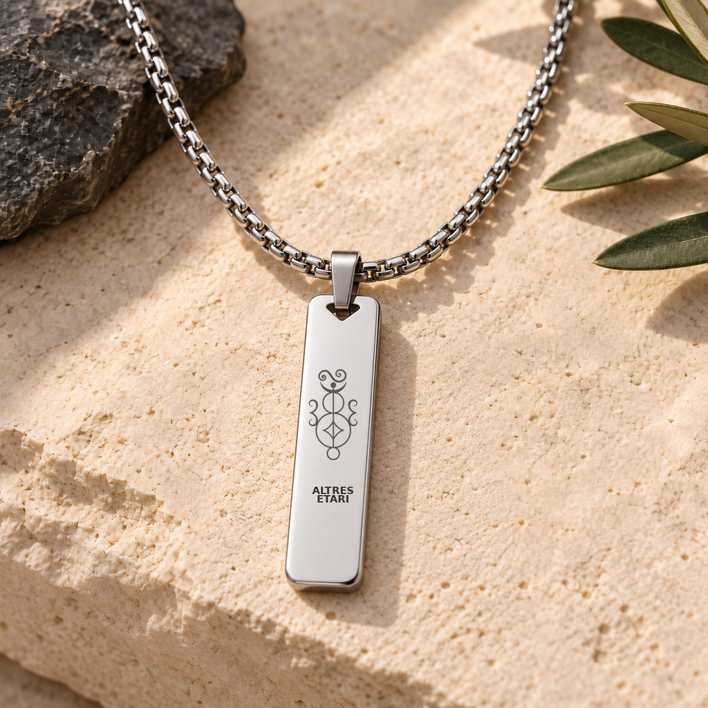 Men's silver necklace with Wealth symbol and Altres Etari mantra, front view
